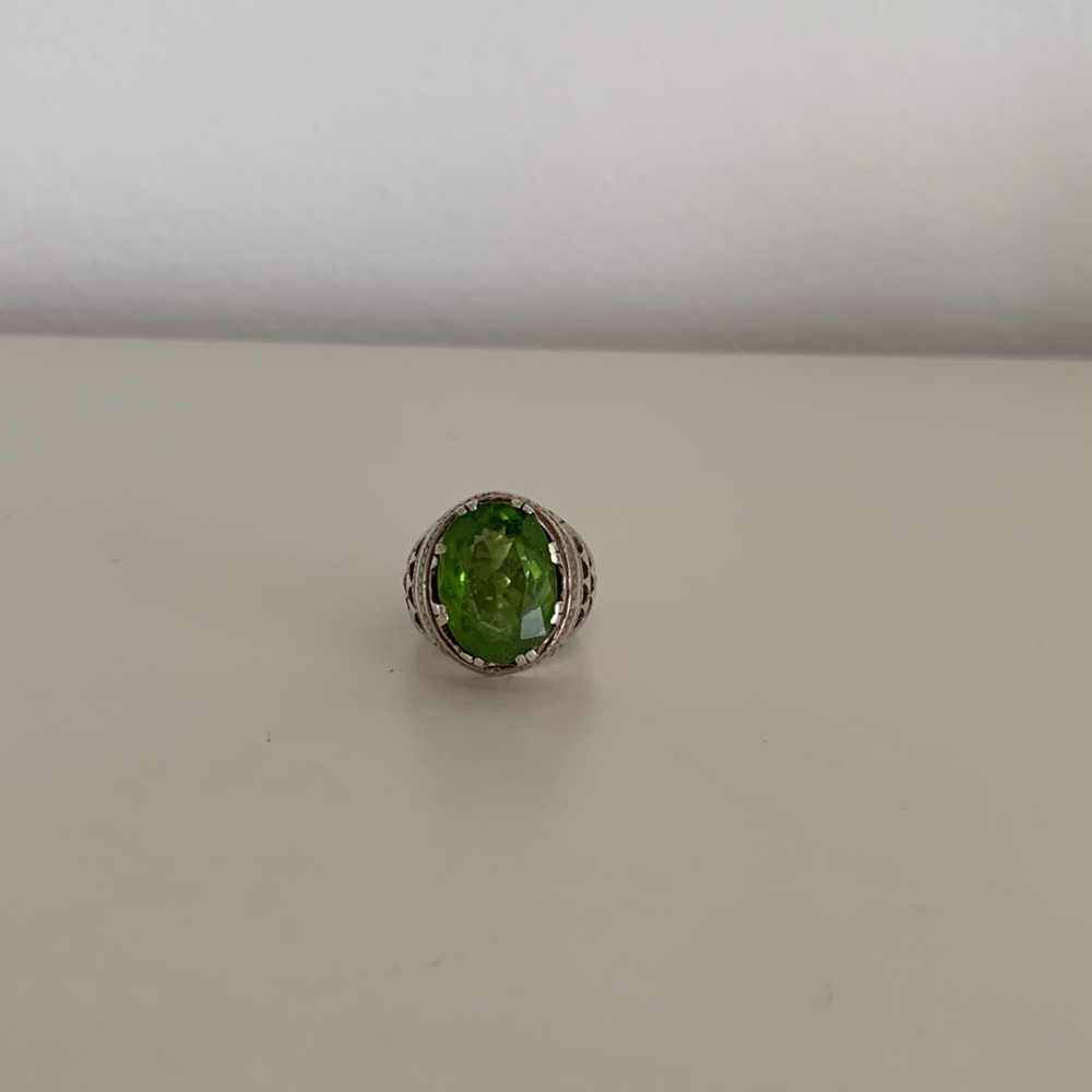 PERIDOT ring - Picture 6 of 10